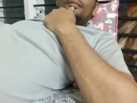 Snapshot of NiceBoy9099 chatting on 02.28.25 NiceBoy9099 online show from 02.28.25