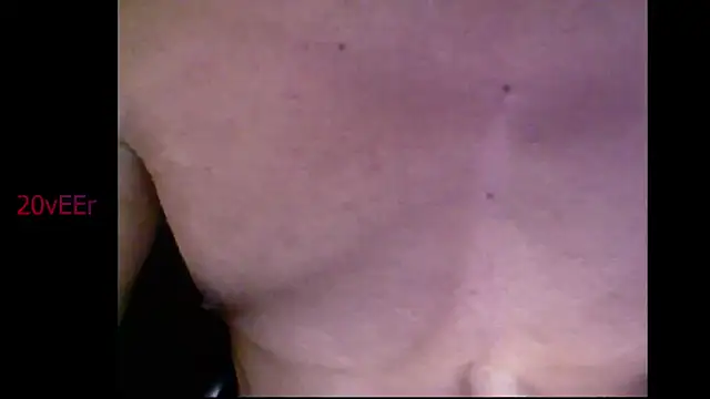 Snapshot of 20vEEr chatting on 03.26.26 20vEEr online show from 03.26.26