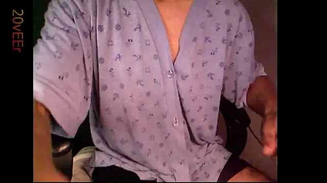 Snapshot of 20vEEr chatting on 04.10.26 20vEEr online show from 04.10.26