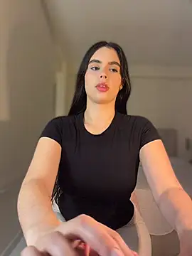 Mavi Coless online show from 07.18.26
