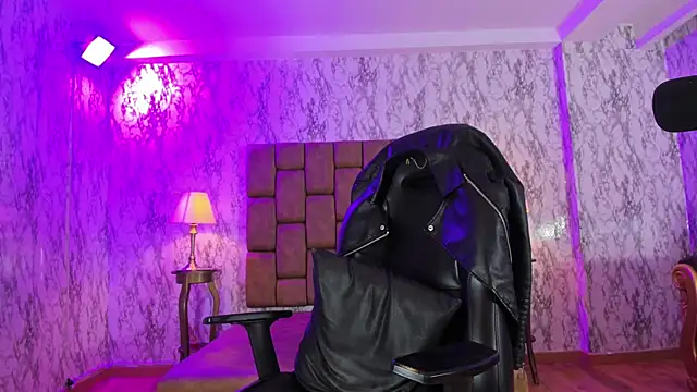 Camila Chainn online show from 01.23.25