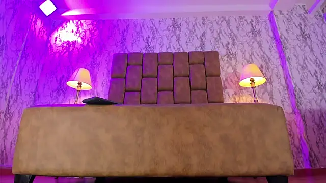 Camila Chainn online show from 01.25.25