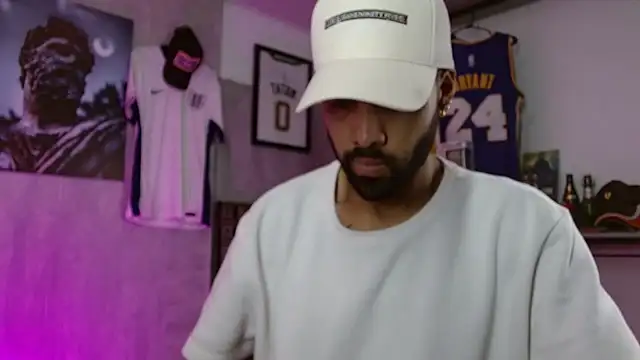 Snapshot of Hendry_ chatting on 12.20.25 Hendry online show from 12.20.25