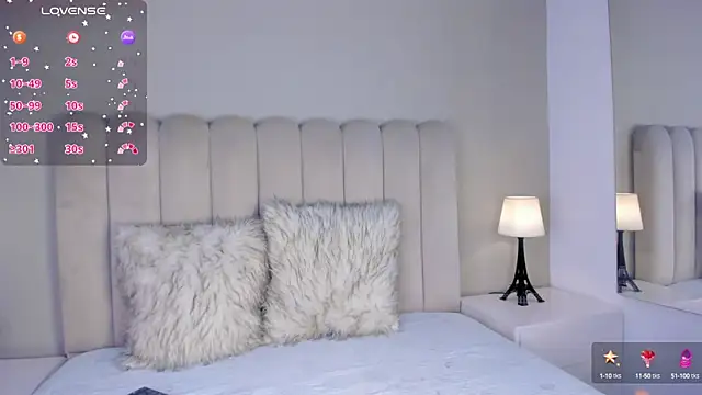 Snapshot of atenea_roberts chatting on 09.15.25 atenea roberts online show from 09.15.25