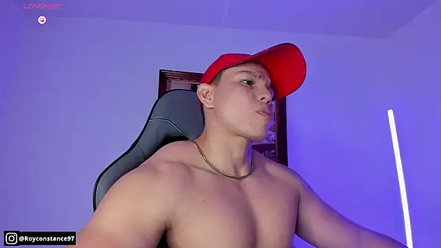 Snapshot of RoyConstance chatting on 11.19.25 RoyConstance online show from 11.19.25