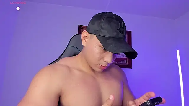 Snapshot of RoyConstance chatting on 01.10.26 RoyConstance online show from 01.10.26