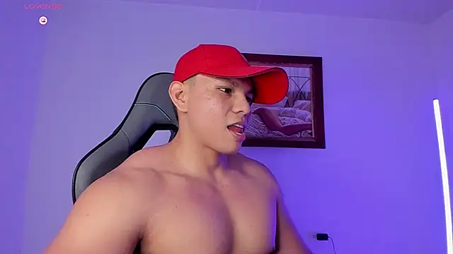 Snapshot of RoyConstance chatting on 01.11.26 RoyConstance online show from 01.11.26