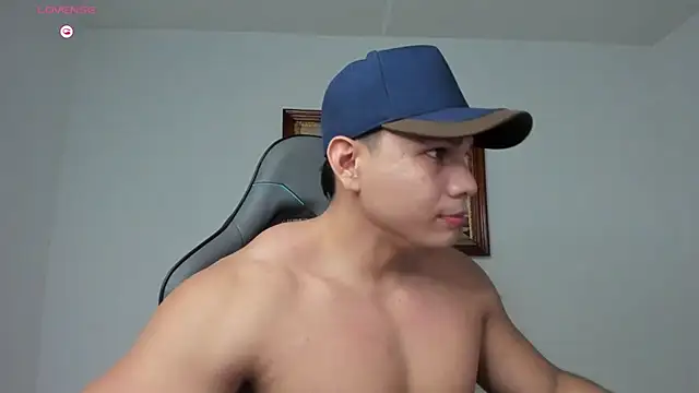 Snapshot of RoyConstance chatting on 02.27.26 RoyConstance online show from 02.27.26