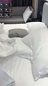 Snapshot of MM-Xylia chatting on 10.04.25 MM-Xylia online show from 10.04.25