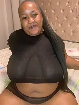 Missmoox24 online show from 10.22.25