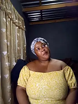 Missmoox24 online show from 02.12.26