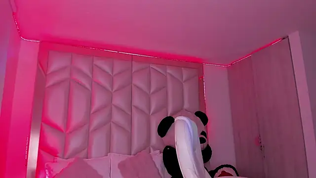 Snapshot of AlhanaRose chatting on 01.30.25 AlhanaRose online show from 01.30.25