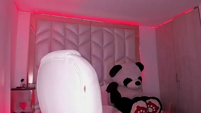 Snapshot of AlhanaRose chatting on 11.27.25 AlhanaRose online show from 11.27.25