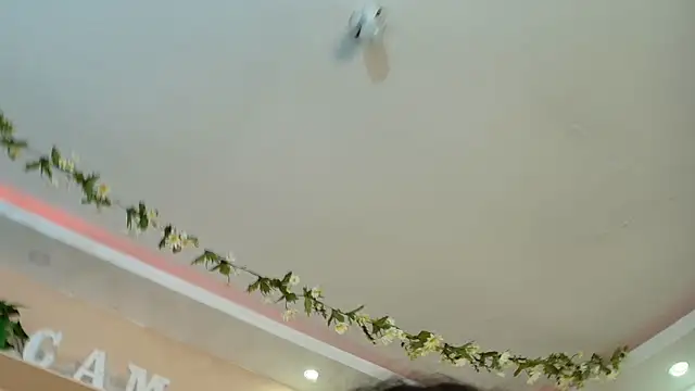 flavia cruz online show from 12.04.25