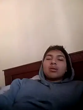 Snapshot of LoganFinds chatting on 11.01.25 LoganFinds online show from 11.01.25