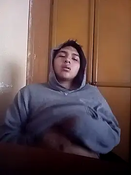 Snapshot of LoganFinds chatting on 11.11.25 LoganFinds online show from 11.11.25