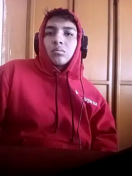 Snapshot of LoganFinds chatting on 11.12.25 LoganFinds online show from 11.12.25