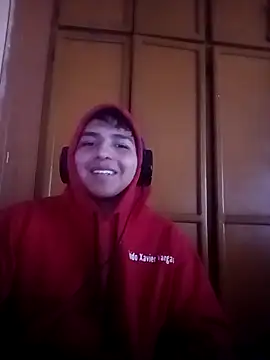 Snapshot of LoganFinds chatting on 11.13.25 LoganFinds online show from 11.13.25