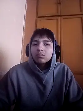 Snapshot of LoganFinds chatting on 11.23.25 LoganFinds online show from 11.23.25