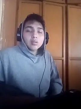 Snapshot of LoganFinds chatting on 11.25.25 LoganFinds online show from 11.25.25