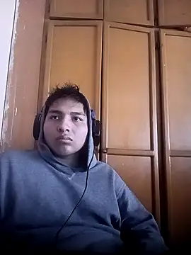 Snapshot of LoganFinds chatting on 11.27.25 LoganFinds online show from 11.27.25