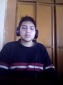 Snapshot of LoganFinds chatting on 12.01.25 LoganFinds online show from 12.01.25