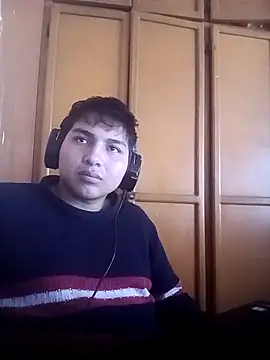 Snapshot of LoganFinds chatting on 12.02.25 LoganFinds online show from 12.02.25