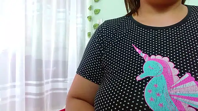 Snapshot of MirandaDream2 chatting on 10.07.25 MirandaDream2 online show from 10.07.25