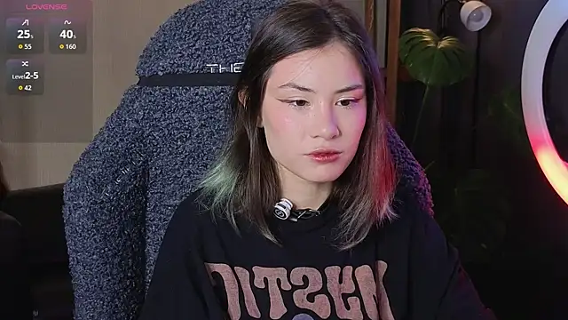 alicekiit online show from 11.03.25