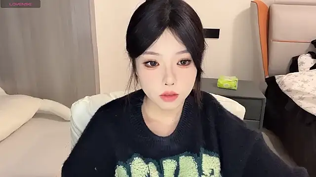 Q-ing online show from 12.18.24