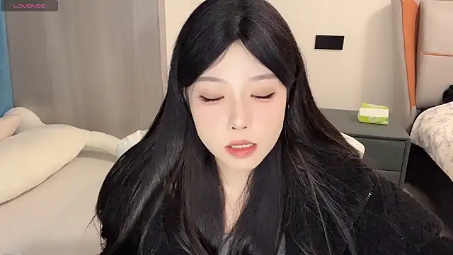 Q-ing online show from 12.24.24