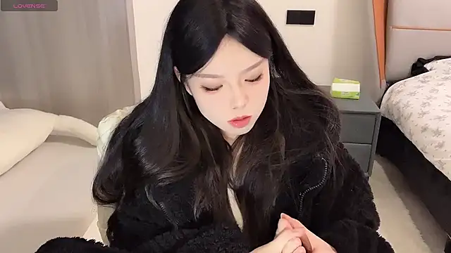 Q-ing online show from 12.25.24