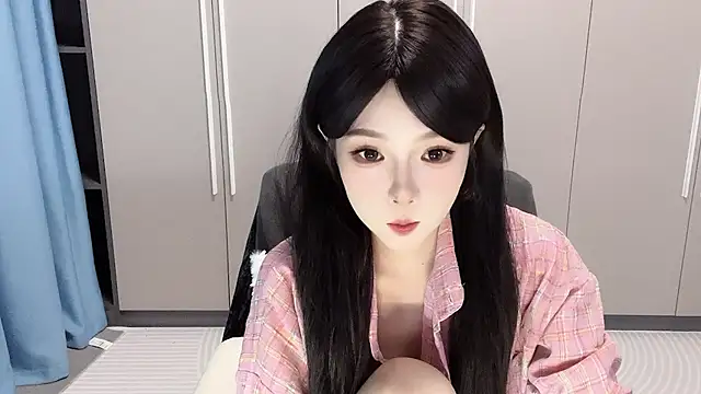 Q-ing online show from 10.11.25