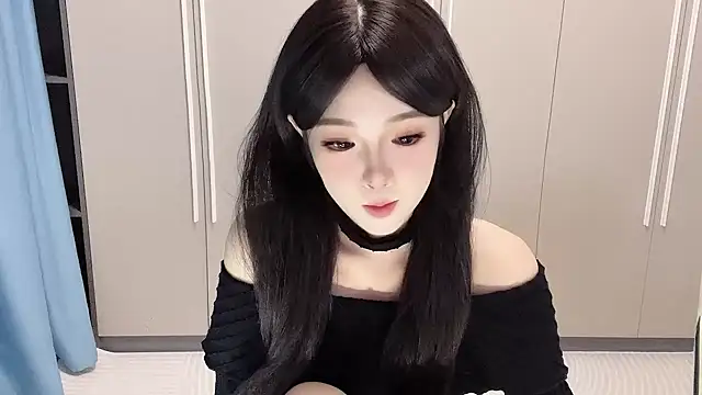 Q-ing online show from 11.03.25