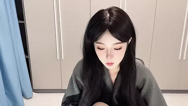 Q-ing online show from 11.04.25