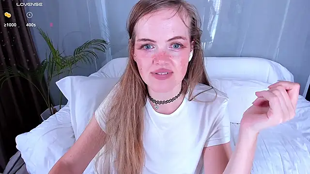 Snapshot of CutieEllie chatting on 03.09.26 CutieEllie online show from 03.09.26