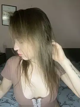 Snapshot of EdnaBradley chatting on 10.14.25 EdnaBradley online show from 10.14.25