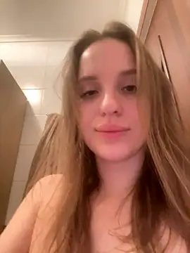 Snapshot of EdnaBradley chatting on 12.18.25 EdnaBradley online show from 12.18.25