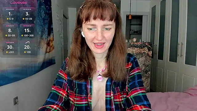 Snapshot of YourSexyNeighbour chatting on 12.15.25 YourSexyNeighbour online show from 12.15.25