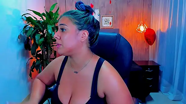 Xisu  online show from 02.14.25