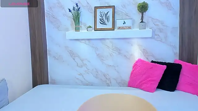 AmyBarton02 online show from 12.14.25