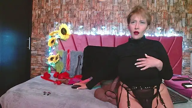 Snapshot of Isabelle_Lov18 chatting on 12.31.24 Isabelle Lov18 online show from 12.31.24