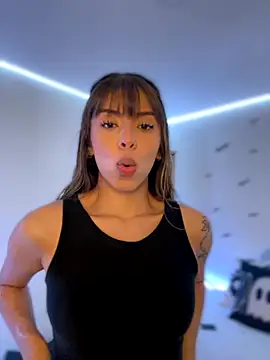 Snapshot of AmmyCollinsW chatting on 10.29.25 AmmyCollinsW online show from 10.29.25