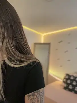 Snapshot of AmmyCollinsW chatting on 11.01.25 AmmyCollinsW online show from 11.01.25