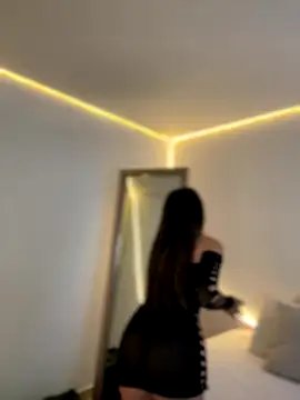 Snapshot of AmmyCollinsW chatting on 11.25.25 AmmyCollinsW online show from 11.25.25