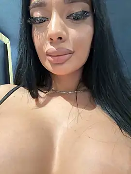 Snapshot of amirahylerr chatting on 12.08.24 amirahylerr online show from 12.08.24