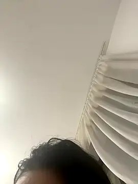 Snapshot of amirahylerr chatting on 10.31.25 amirahylerr online show from 10.31.25