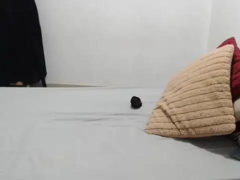 Bustyslave48 online show from 11.18.25