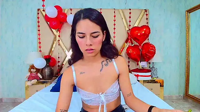 NicoleEsposito online show from 02.15.25