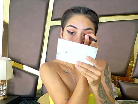 NicoleEsposito online show from 10.17.25